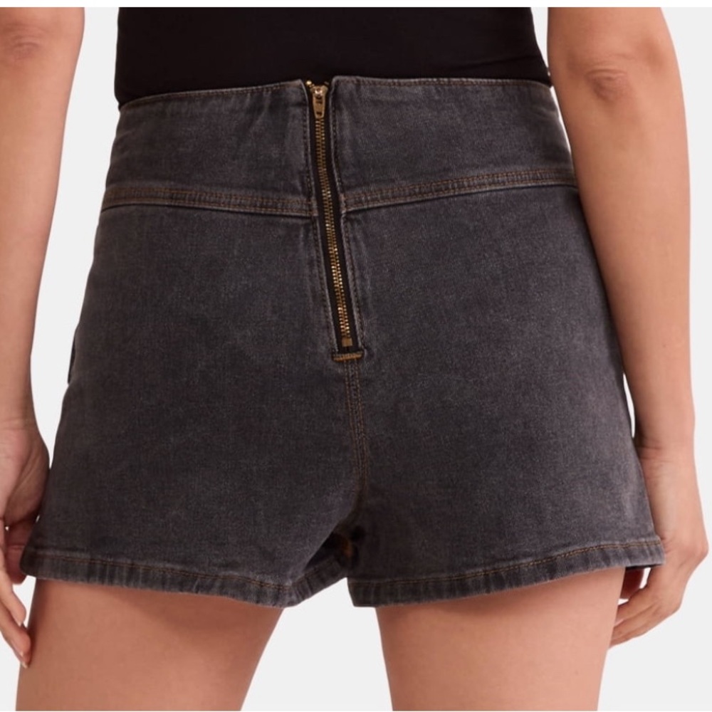 Madden NYC Hardware Blue Wash Cargo Denim Skort With Ring Belt Size XS - Picture 3 of 8